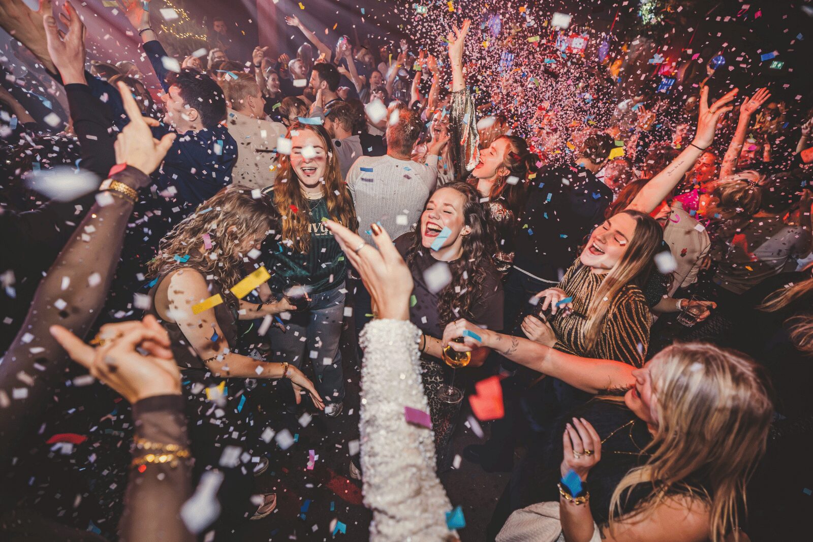 Feestvieren bij VRIJDAG! in Lucky Rijssen